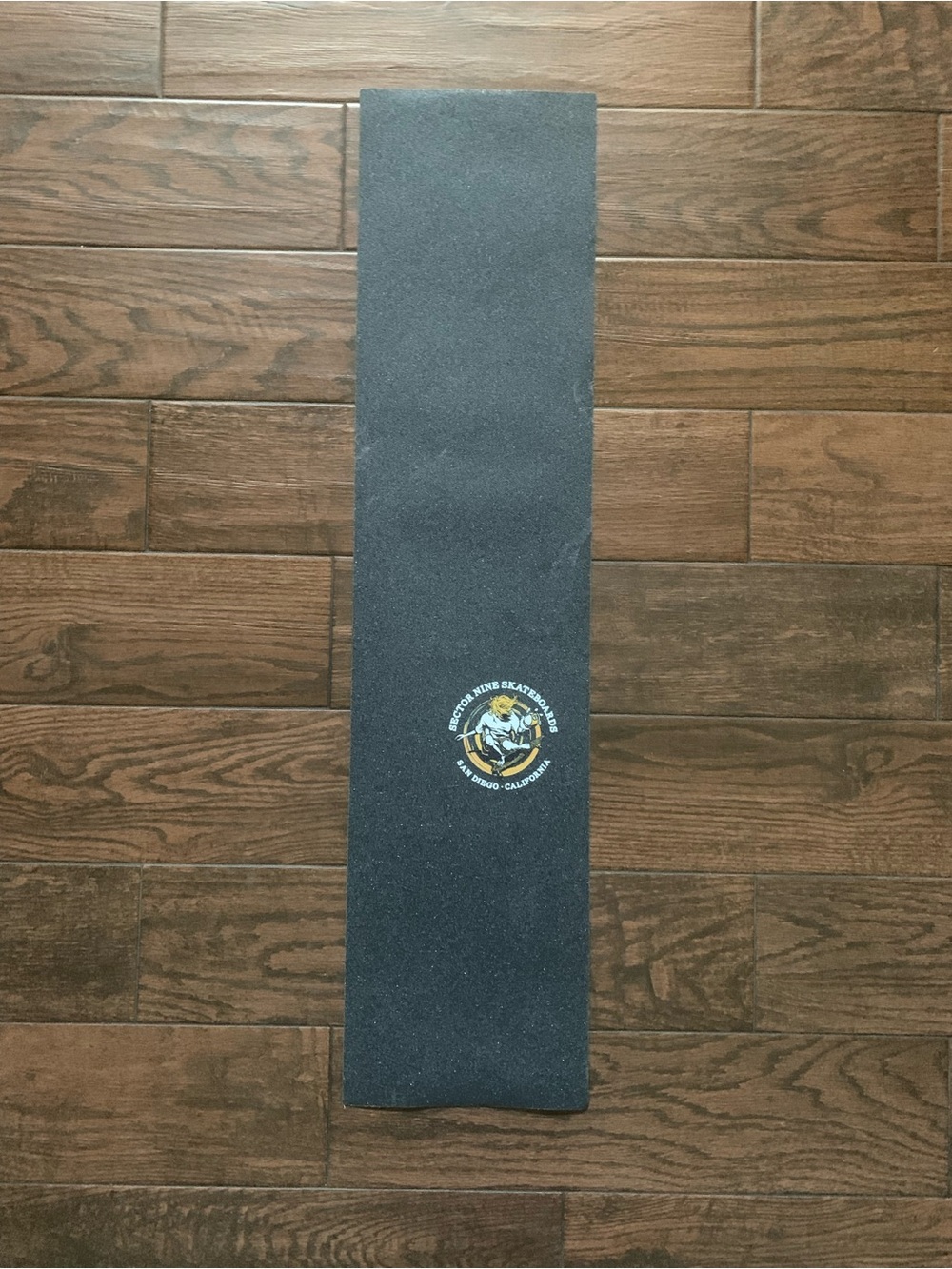 Longboard jessup black and yellow grip tape